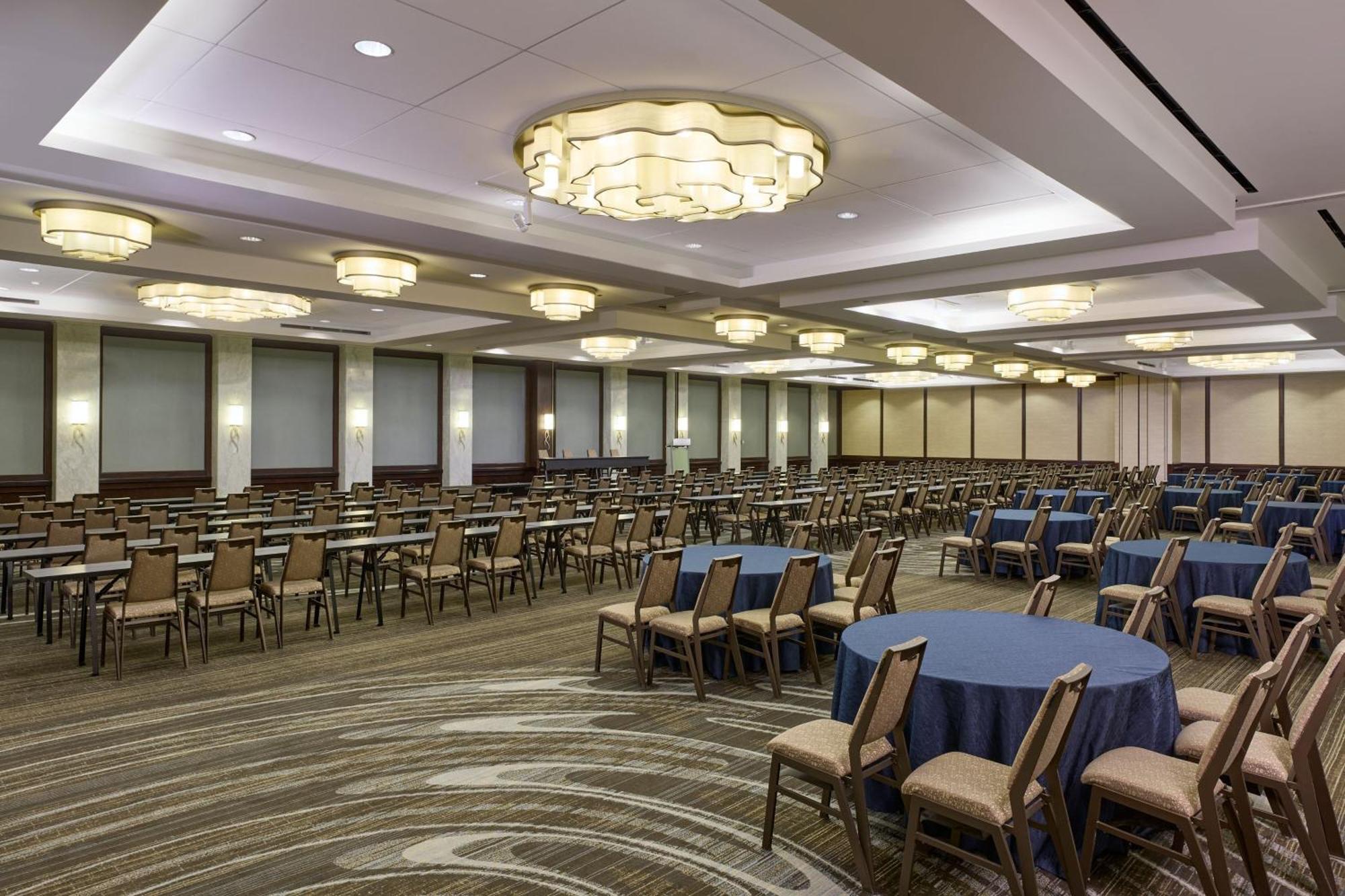 Отель The Westin Michigan Avenue Чикаго Экстерьер фото