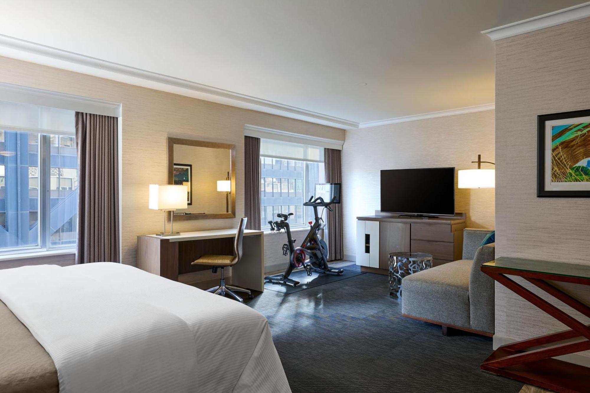Отель The Westin Michigan Avenue Чикаго Экстерьер фото