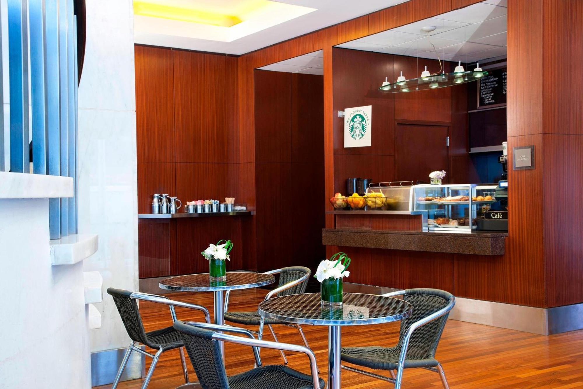 Отель The Westin Michigan Avenue Чикаго Экстерьер фото