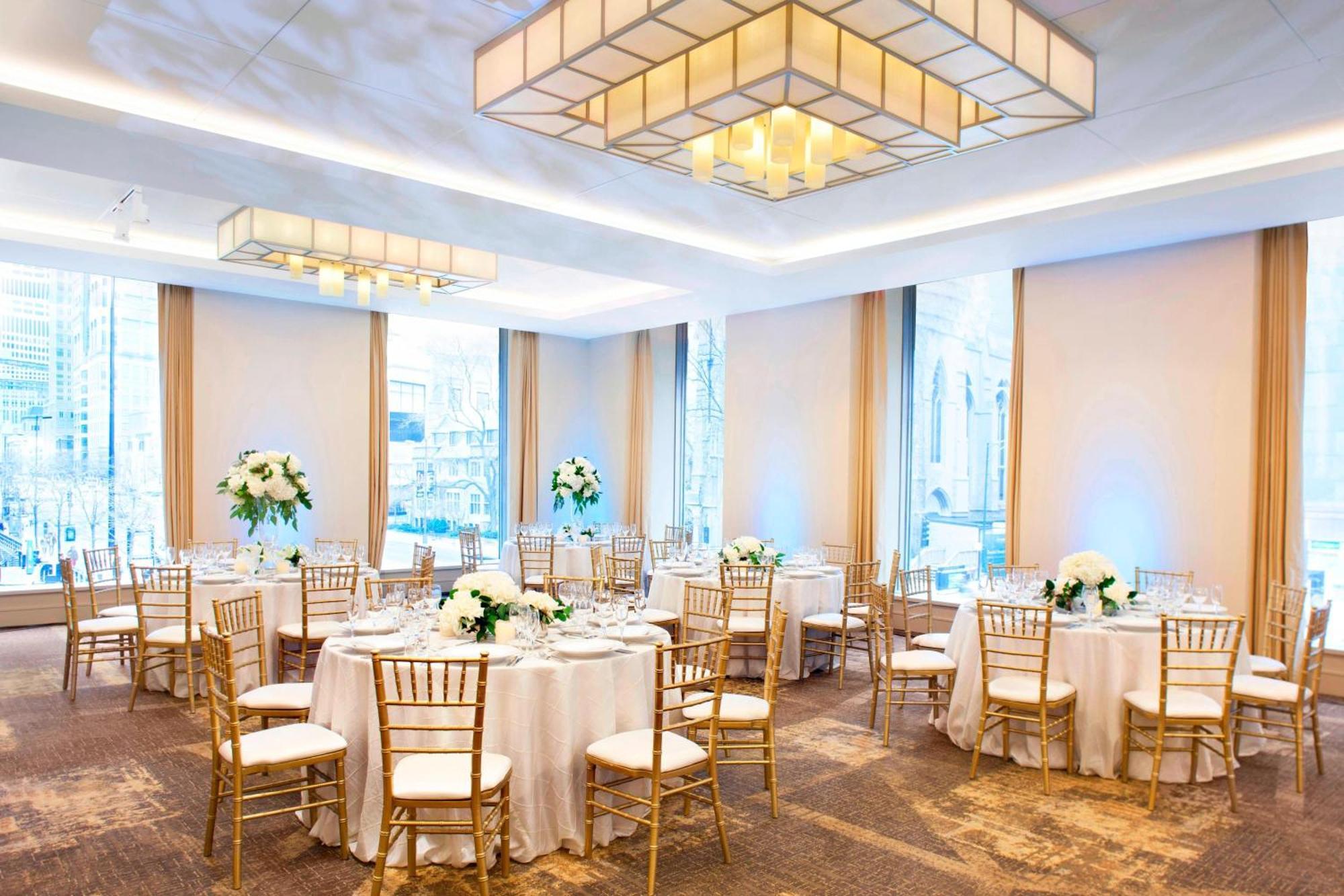 Отель The Westin Michigan Avenue Чикаго Экстерьер фото