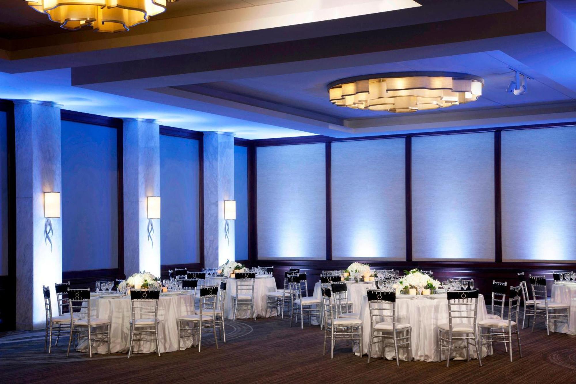 Отель The Westin Michigan Avenue Чикаго Экстерьер фото